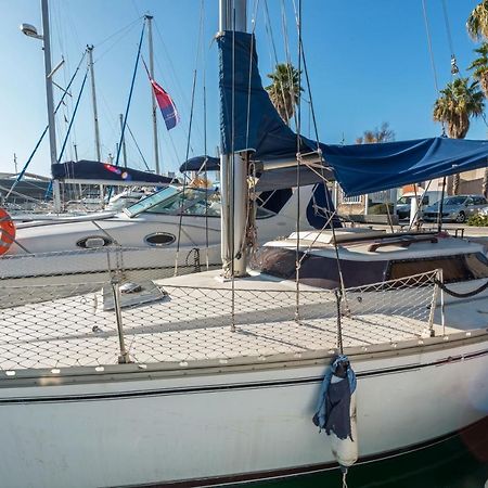 Pequeno Velero En Port Forum Ideal Para Backpackers Сан-Адриан-де-Бесос Экстерьер фото